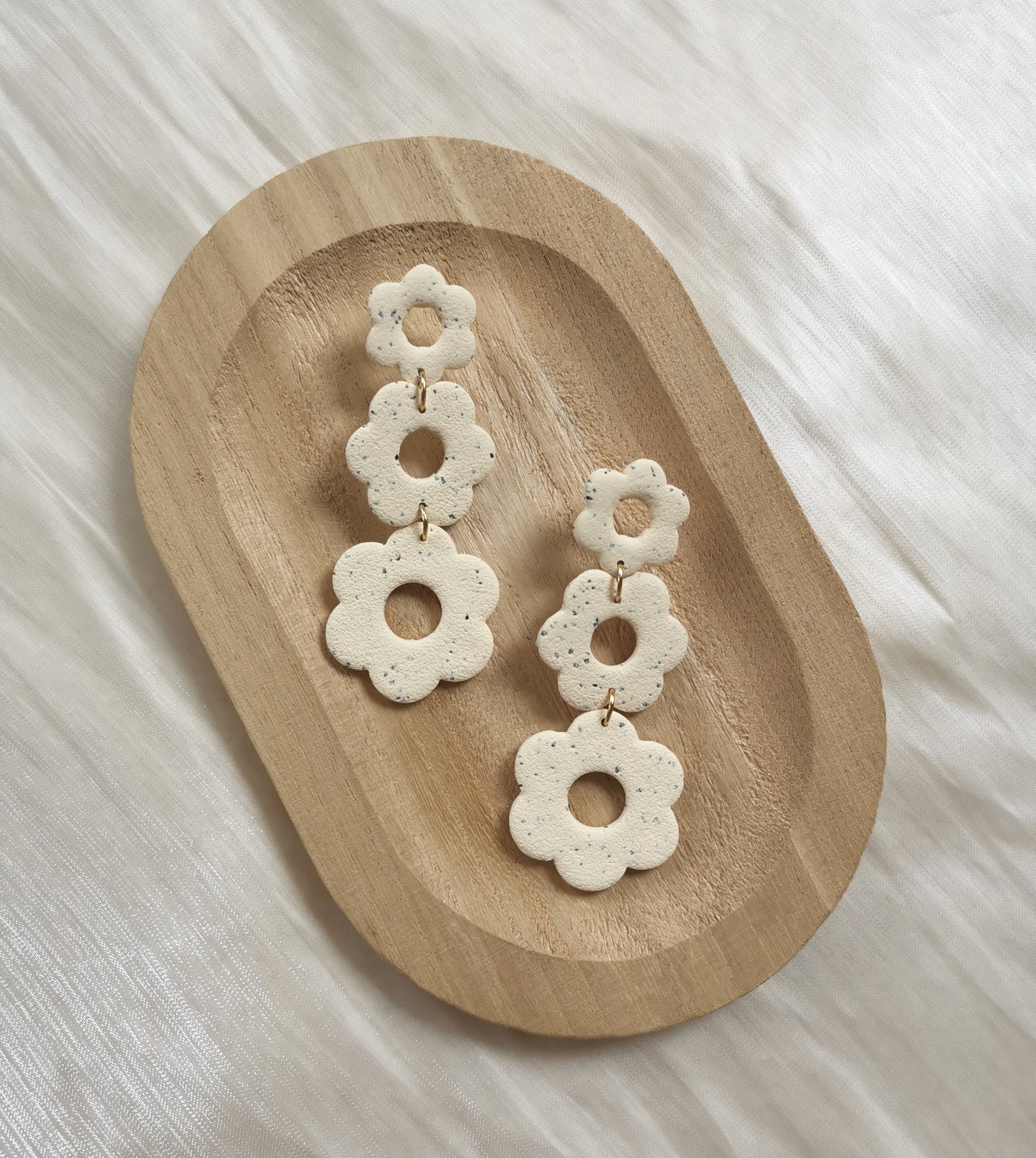 Creamy Speckles Big Flower Dangle